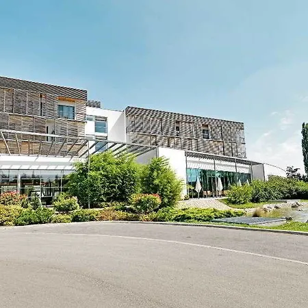 فندق Therme Laa Hotel Silent Spa Villas 4*