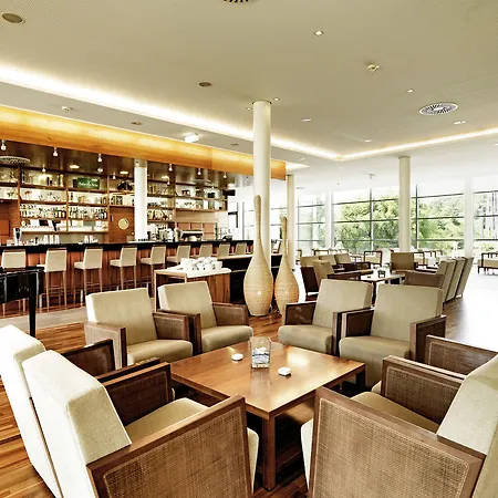 מלון Therme Laa Silent 4*