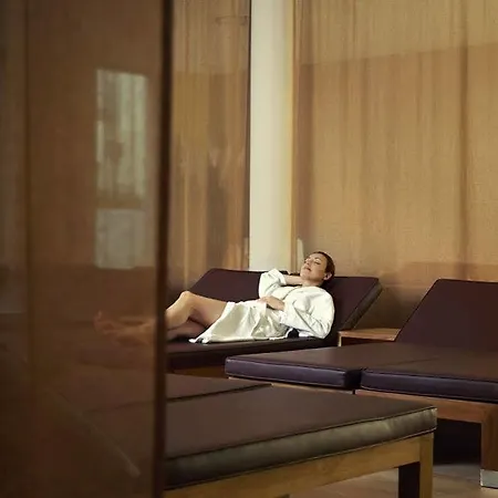 فندق Therme Laa Hotel Silent Spa Villas