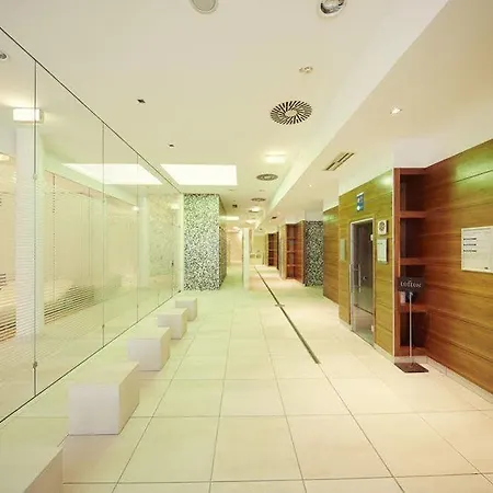 Therme Laa Hotel Silent Spa Villas 4* لا ان دير تيا