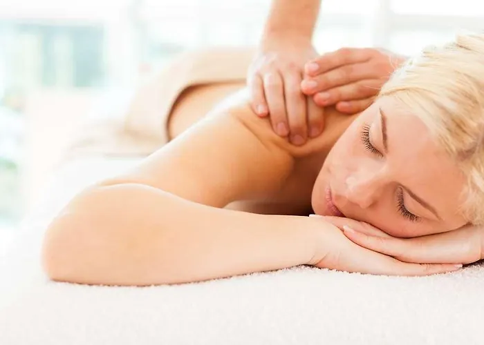 Therme Laa Silent ホテル 4*