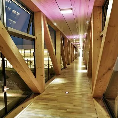 Therme Laa Silent ホテル 4*