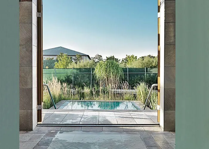 Therme Laa Silent ホテル 4*