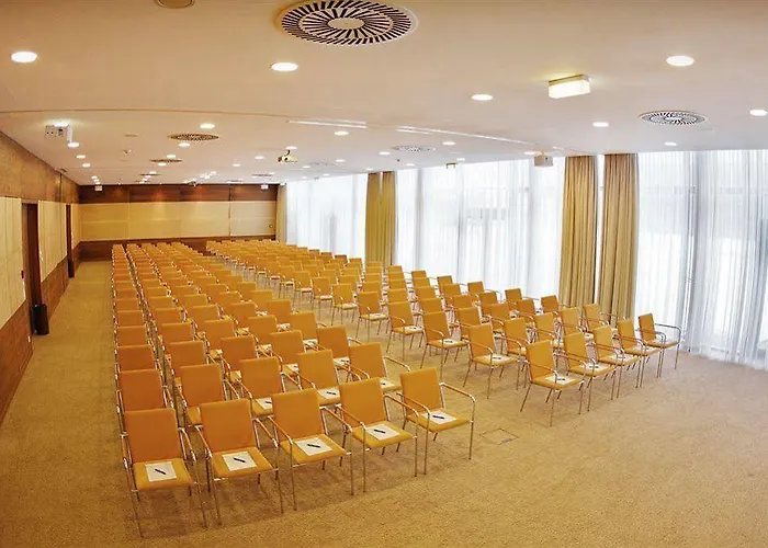 Therme Laa Silent ホテル